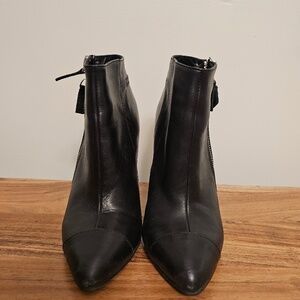 Aldo Black leather ankle boots with side zip size 6.5